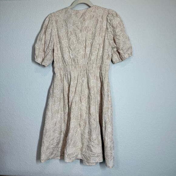 Women's Polagram Tan Eyelet Short Sleeve Fit and Flare Dress Size Medium - Picture 8 of 10